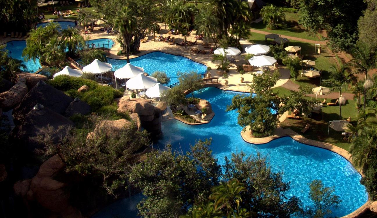 5 star Cascades Hotel, Sun City Midweek stay for 2 nights from R2 638 pps - self drive