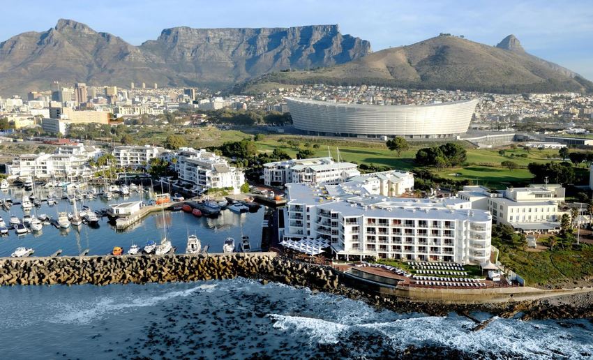 5 Star Radisson Blu Hotel Waterfront for 2 nights from R2 315 pps - self drive