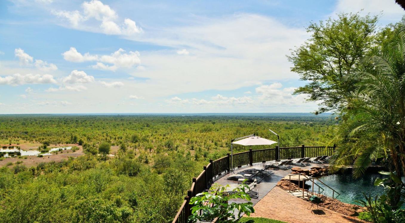 4 Star Victoria Falls Safari Lodge for 3 nights from R11 760* pps