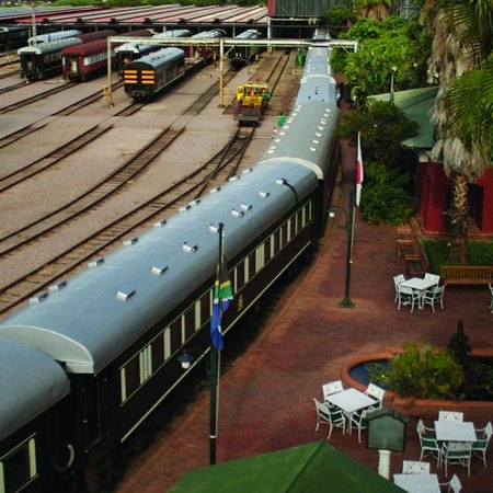 5 Star Rovos Rail and Radisson Blu Hotel Waterfront Experience for 4 nights from R21 600* pps