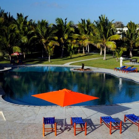 Vilanculos Beach Lodge, 5 nights from R22 140 pps