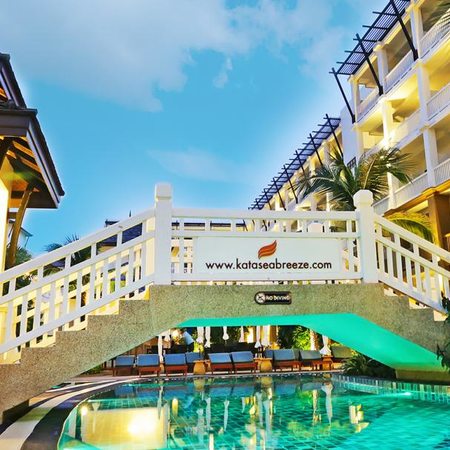 Kata Sea Breeze Resort, 7 nights from R24 520 pps