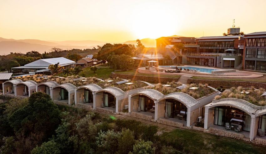 Angels View HoyoHoyo, 3 nights from R3 050 pps - self drive