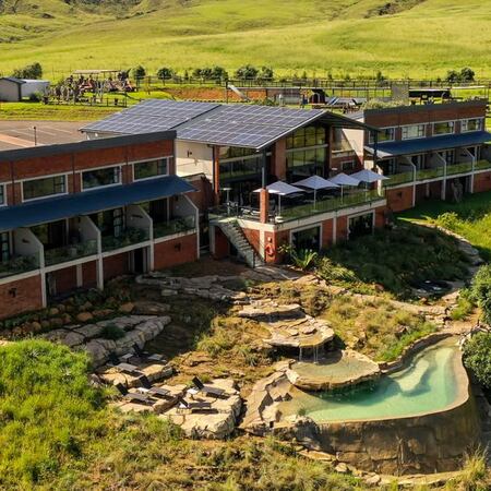 Dragonview Lodge, 2 nights from R5 800 pps - self drive