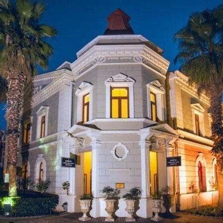 4* Gold Reef City Theme Park Hotel - Johannesburg Package (2 Nights)