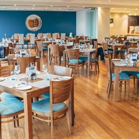 4* Blaauwberg Beach Hotel - Blouberg Strand Package (2 Nights)