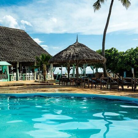 3* Superior Reef & Beach Resort - Zanzibar Package (7 Nights)