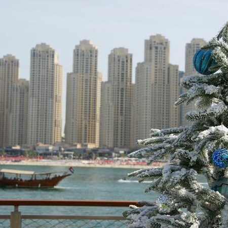 Christmas in Dubai: 5 Nights of Sun, Style & Santa Magic!