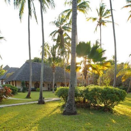 5* Bluebay Beach Resort & Spa - Zanzibar Package (7 Nights)