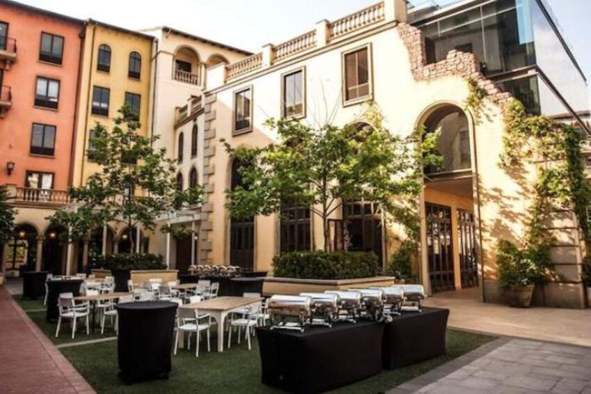 South Africa - The Pivot Hotel including Mangwanani African Day Spa - Fourways Package (1 Night)