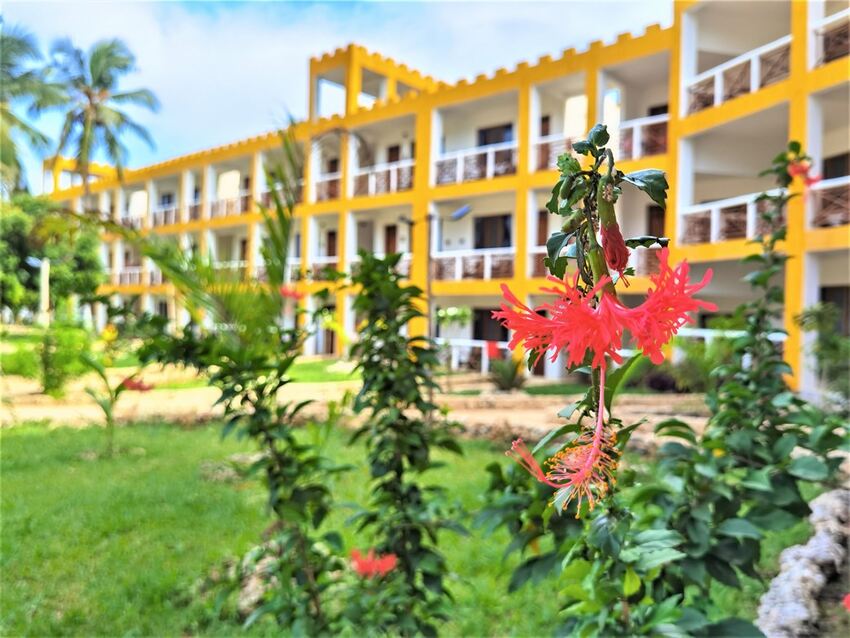 REEF & BEACH RESORT - 5 night holiday at Reef & Beach Resort