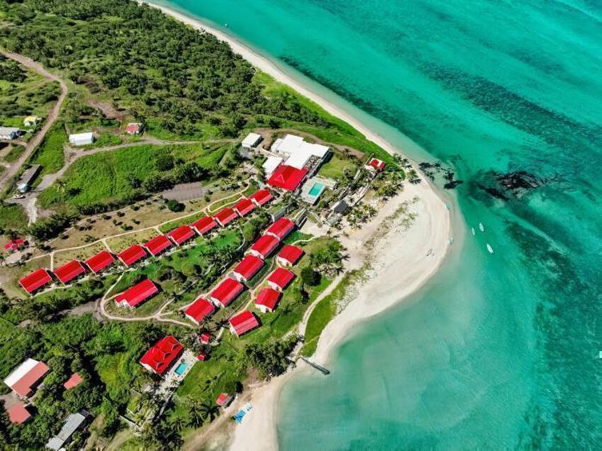 4* Plus Preskil Island Resort & Spa & 3* Plus C Rodrigues Mourouk Hotel - Rodrigues Package (7 nights)