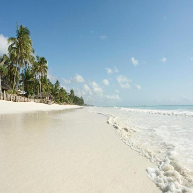 Bluebay Beach Resort & Spa, 5 nights from R25 370 pps