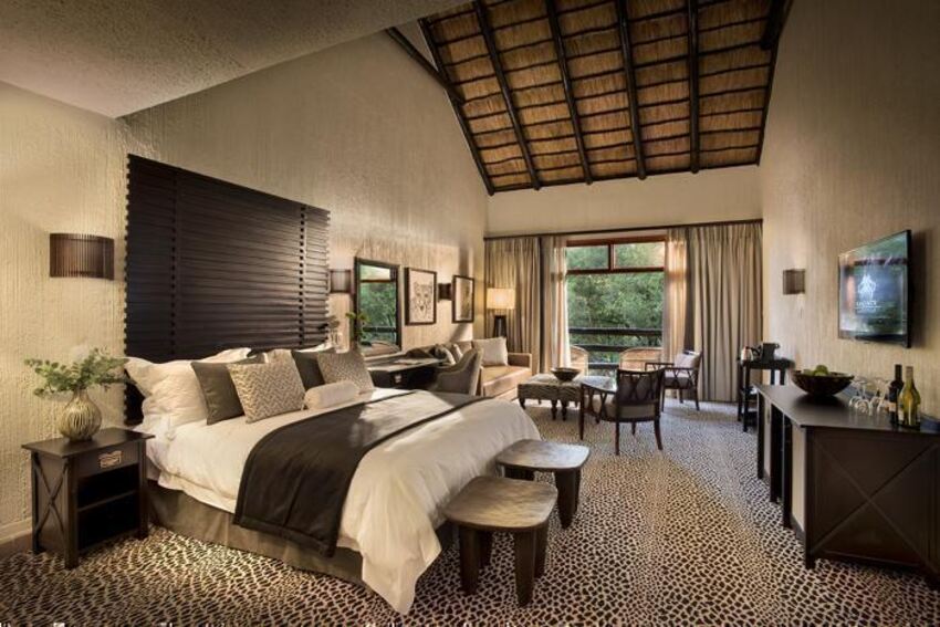 4* Bakubung Bush Lodge - Pilanesburg National Park Package (2 Nights)