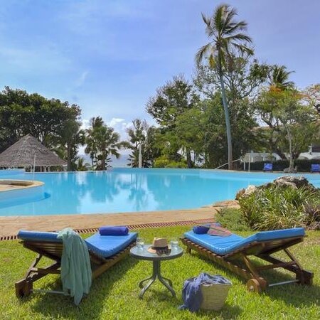 Diamonds Leisure Beach & Golf Resort - Diani Beach Package (6 Nights)