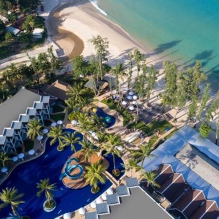 4* Sunwing Bangtao Beach Resort - Thailand Package (7 Nights)