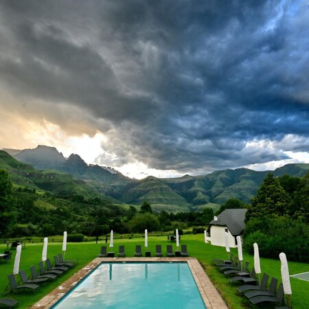 Champagne Castle Hotel, 2 nights from R3 940 pps