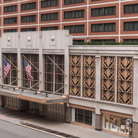 The New Yorker at The Manhattan, 3 nights from R18 300 pps