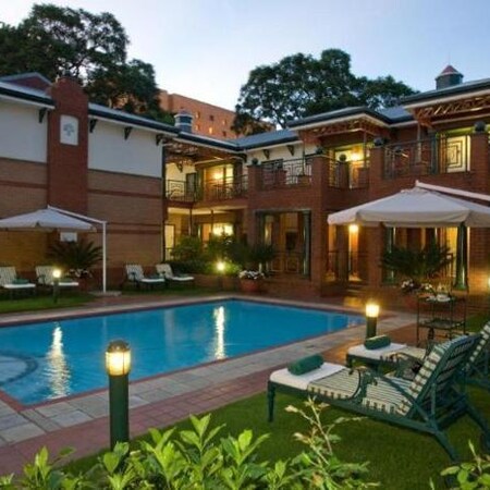 4* The Courtyard Hotel - Rosebank Fly-In Package (2 Nights)