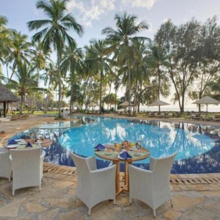 5* Bluebay Beach Resort & Spa - Zanzibar Package (5 Nights)
