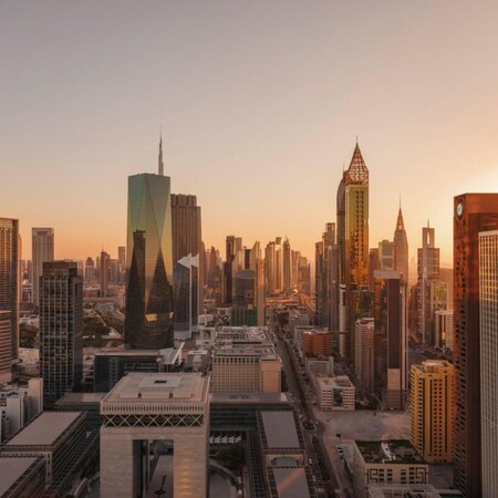 Jumeirah Emirates Towers, 5 nights from R25 085 pps