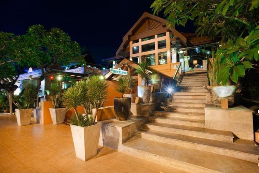 4* Seaview Patong Hotel - Thailand Package (7 Nights)