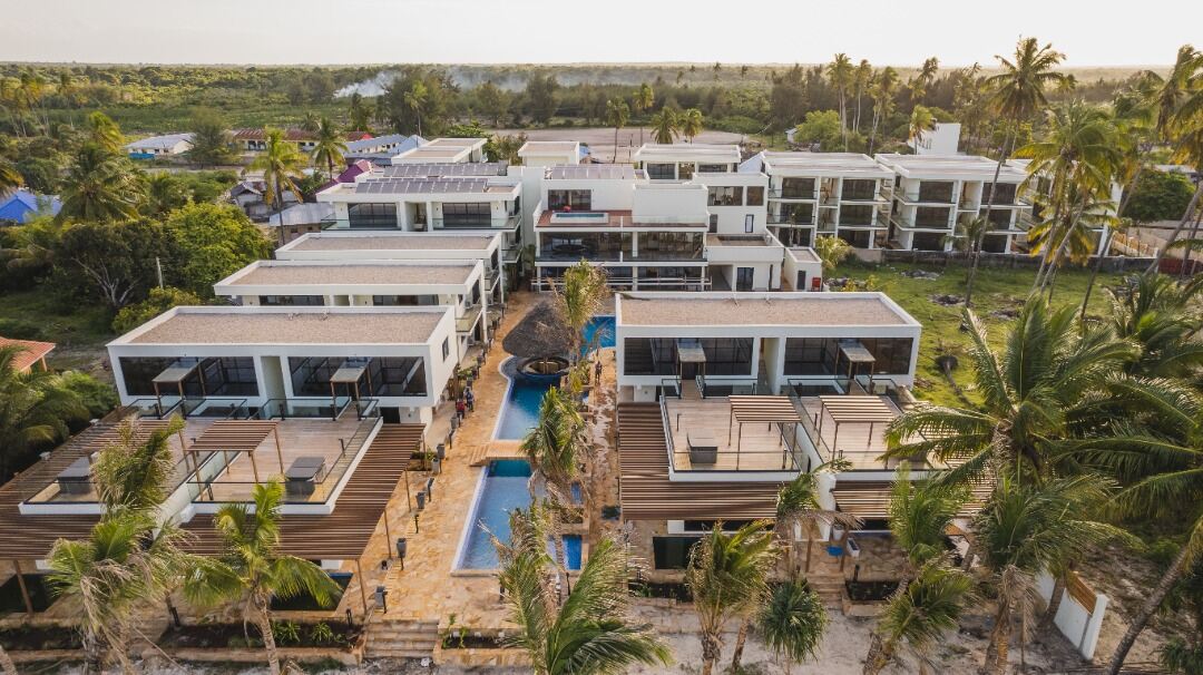 THE BAY CLUB AT ANAHITA