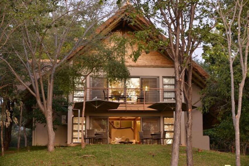 5* Victoria Falls Safari Suites - Package (3 Nights)