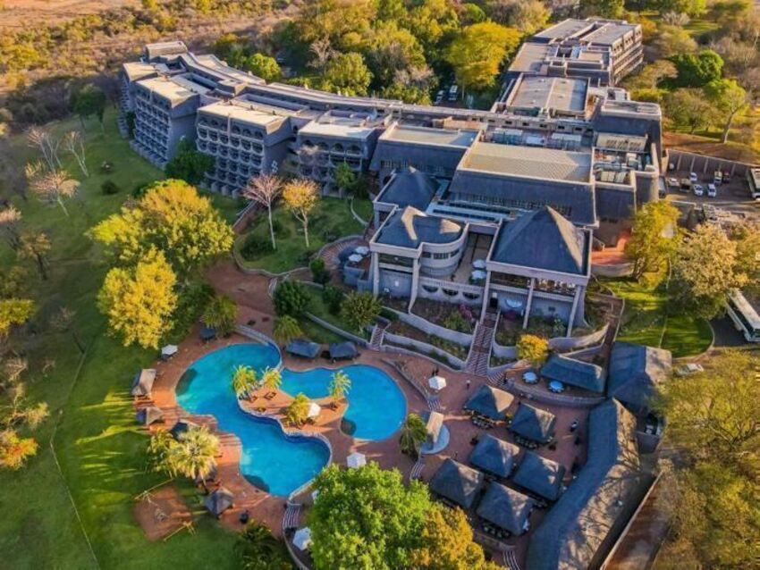 4* Elephant Hills Resort - Victoria Falls Package ( 3 Nights)