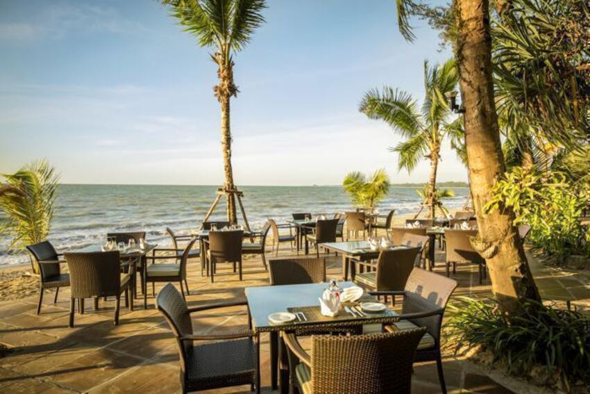5* Robinson Khao Lak Holiday - Thailand Package (7 Nights)