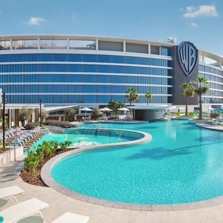 The WB Abu Dhabi, Curio Collection By Hilton - Abu Dubai (5 Nights)