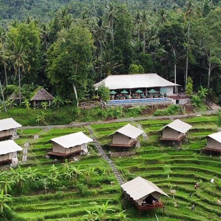 Kaura Manggis, 3 night tour from R16 110 pps