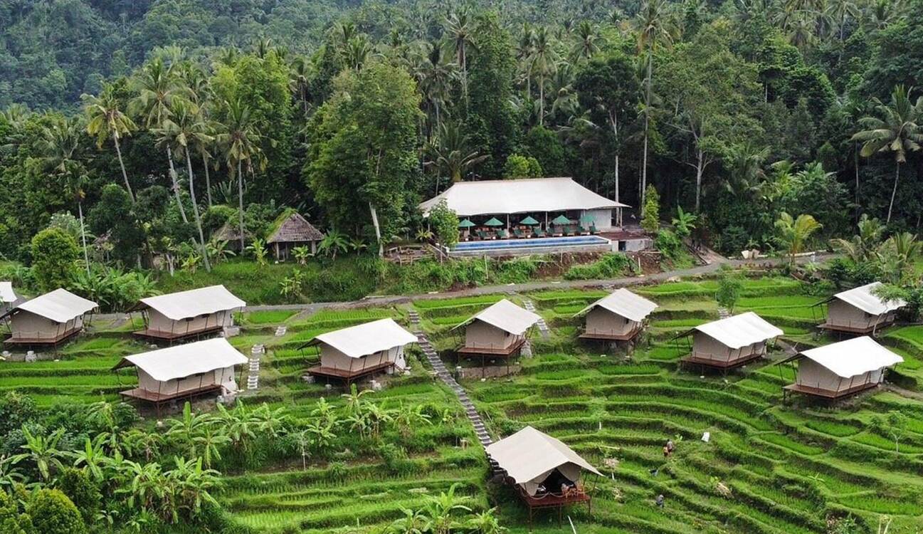 Kaura Manggis, 3 night tour from R16 110 pps