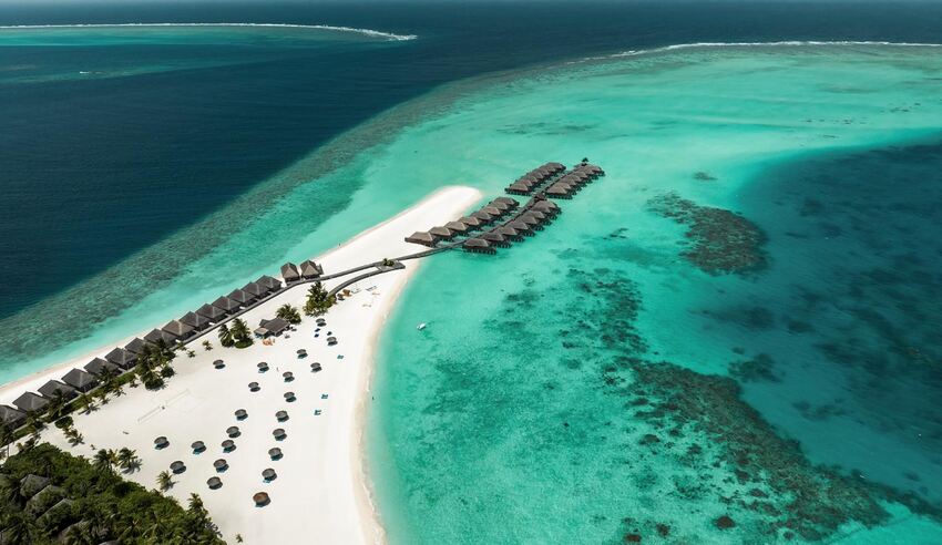 Constance Moofushi, 7 nights from R74 630 pps