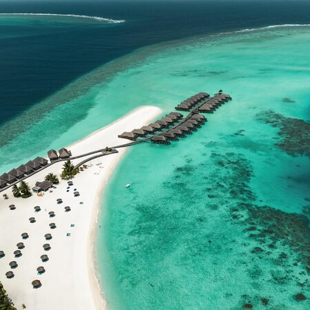 Constance Moofushi, 7 nights from R74 630 pps