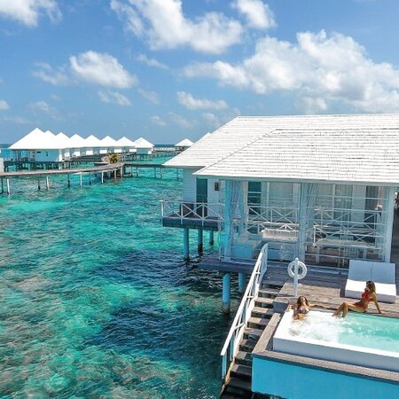 DIAMONDS THUDUFUSHI MALDIVES RESORT & SPA