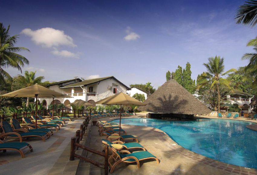 PINEWOOD BEACH RESORT