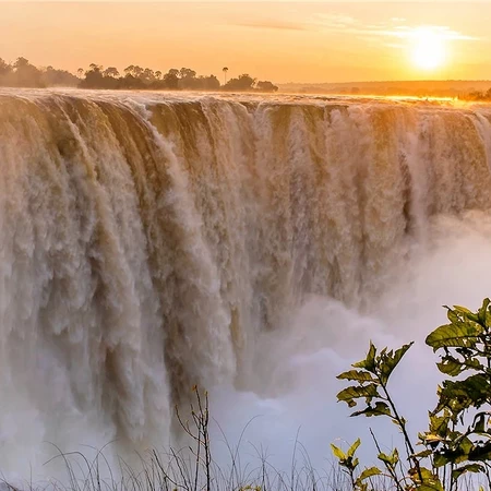 Victoria Falls & Zambezi Trader Luxury Escape