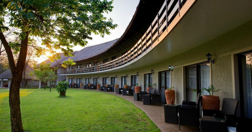 A'ZAMBEZI RIVER LODGE VICTORIA FALLS