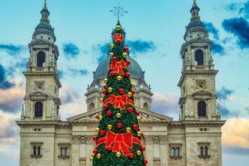 Discover the Sparkling Spirit of Christmas in Hungary (4 Nights)