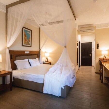 SEVERIN SEA LODGE