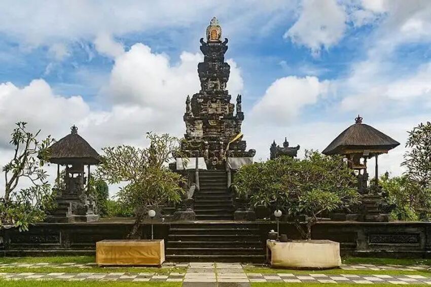 5* Ubud & Nusa Dua Holiday - Bali Package (7 Nights)