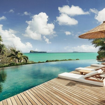 PARADISE COVE BOUTIQUE HOTEL