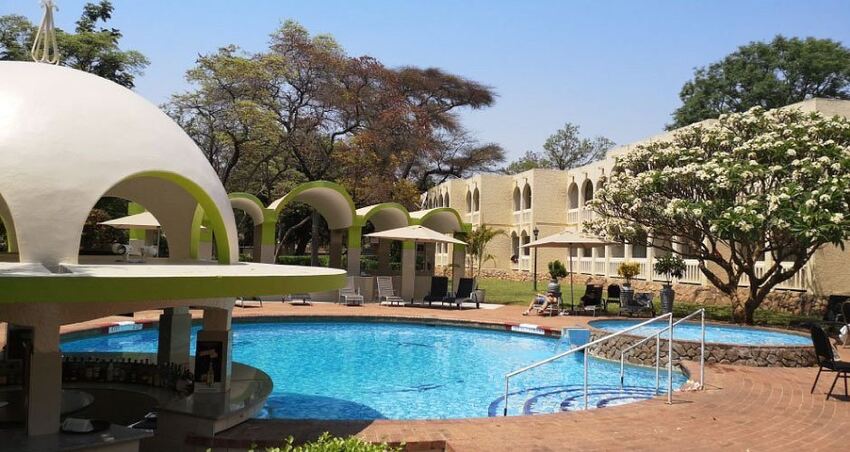 VICTORIA FALLS RAINBOW HOTEL PACKAGE