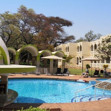 VICTORIA FALLS RAINBOW HOTEL