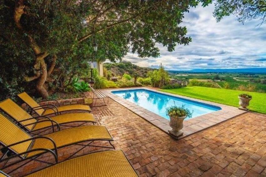 3* Hitgeheim Country Lodge - Addo, Eastern Cape Package (2 Nights)