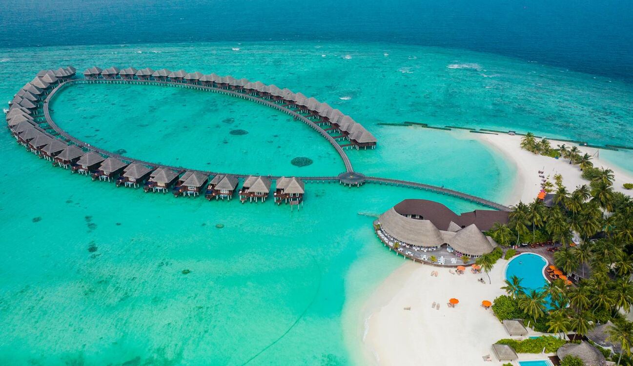Sun Siyam Vilu Reef, 7 nights from R67 695 pps