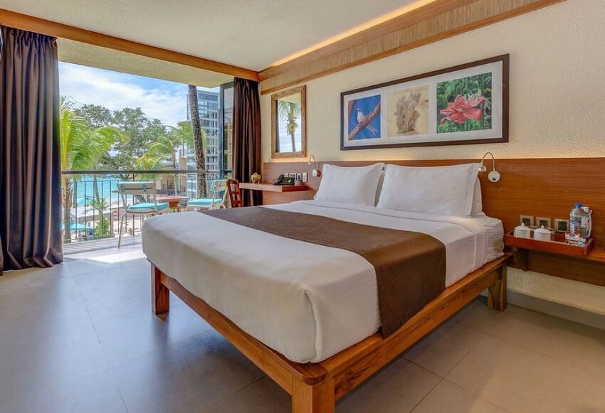 CORAL STRAND SMART CHOICE HOTEL