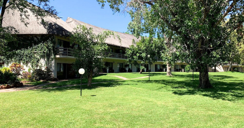 A'ZAMBEZI RIVER LODGE